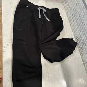 Figs Women’s Black Cargo Pants Medium